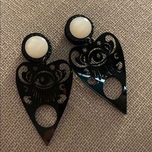 Gauged plugs 1” planchette danglers
